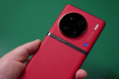Snapdragon 8 Gen 2, топовая камера Zeiss, 100-кратный зум, IP68. Топовые камерофоны Vivo X90 Pro+ и Vivo X90 показали вживую сразу после анонса